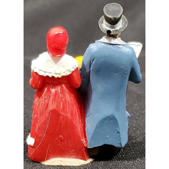 CAROLING FAMILY plastic Christmas Village small scale accessory figure figurine - Picture 7 of 11